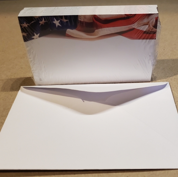 50 USA Flag Blank Enclosure Cards and Envelopes for Gifts Messages Flowers - Picture 3 of 4
